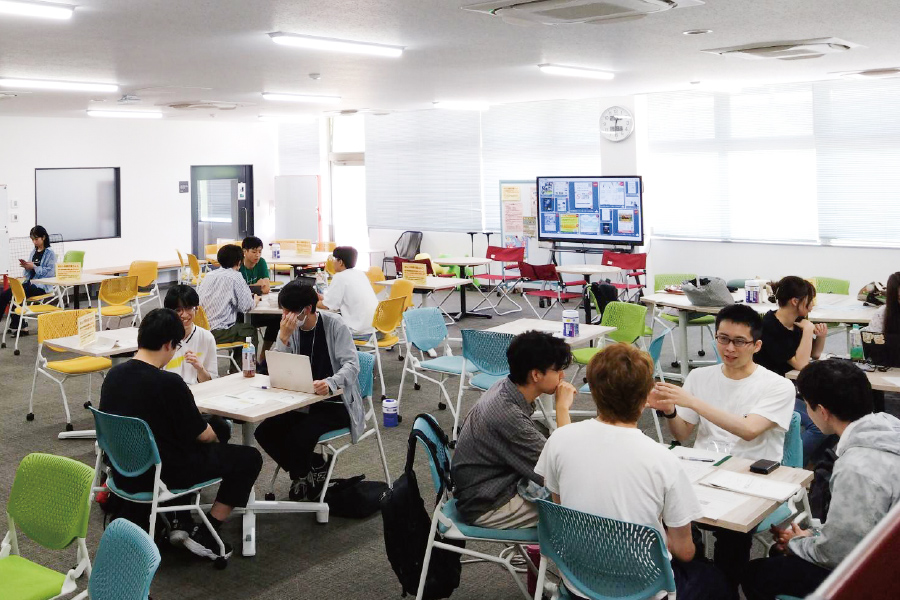 「就活進路相談会」の様子