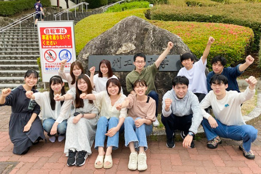 現在のメンバーの皆さん。計18名の学生が所属。「執行部」を中心に「企画」「広報」などチームごとに連携しながら活動中!