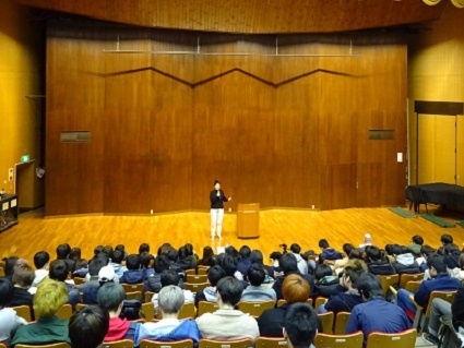 第5回工学部1年生英語スピーチ コンテスト を開催しました トピックス Topics 九州工業大学