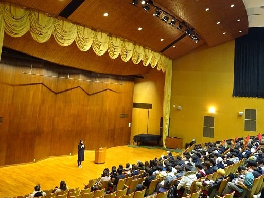 第5回工学部1年生英語スピーチ コンテスト を開催しました トピックス Topics 九州工業大学