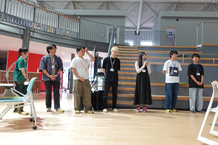 イベントを運営する学生スタッフと学生メンター